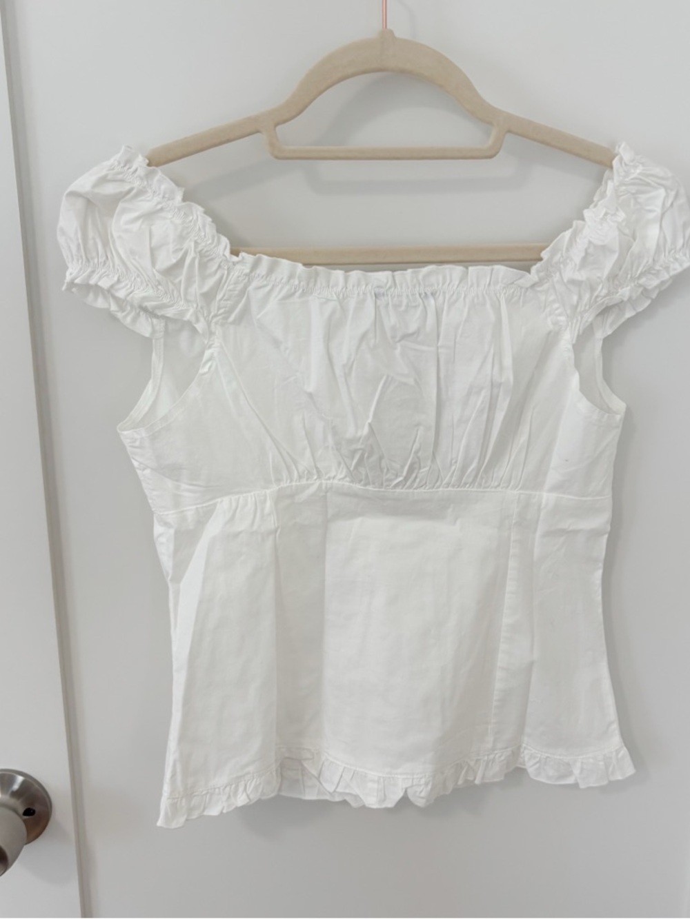 Brandy Melville Elena Ruffled Off-Shoulder Button Top - Picture 3 of 3